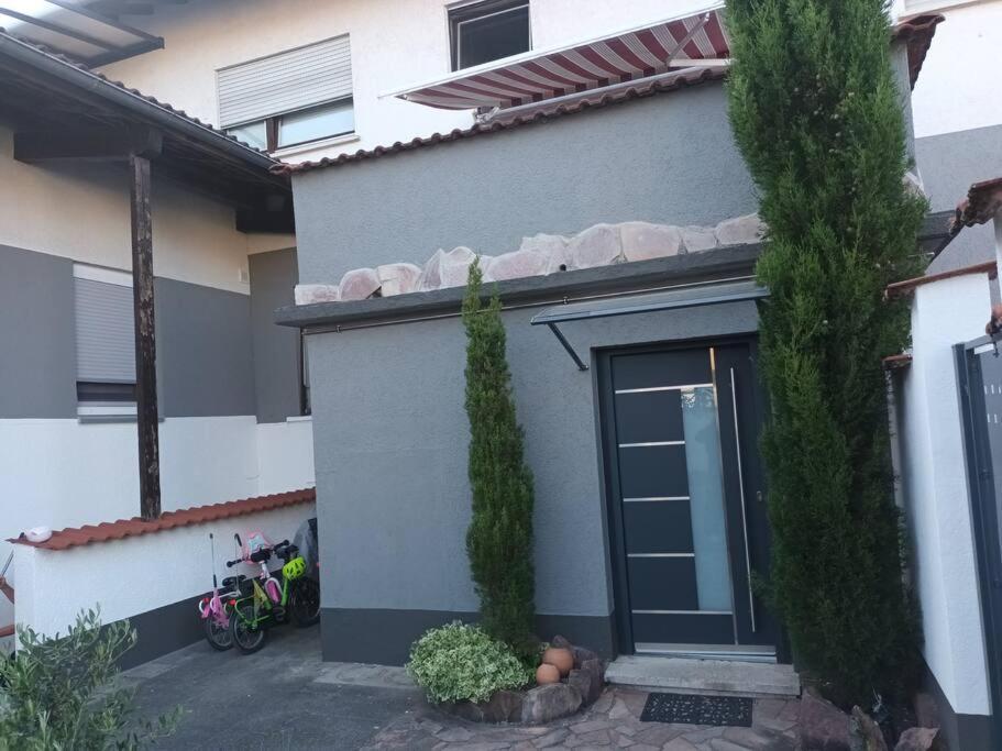 Bello Apartamento Graben-Neudorf Exterior photo